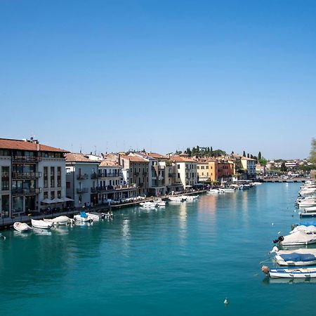 Time To Relax - La Terrazza Sul Lago Peschiera del Garda Eksteriør bilde